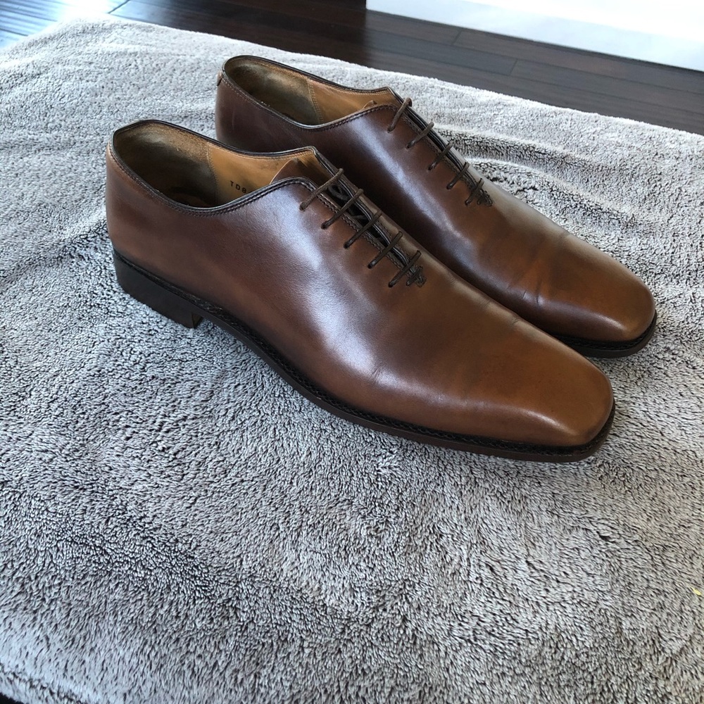 Mens Ferragamo whole cut lace up shoes